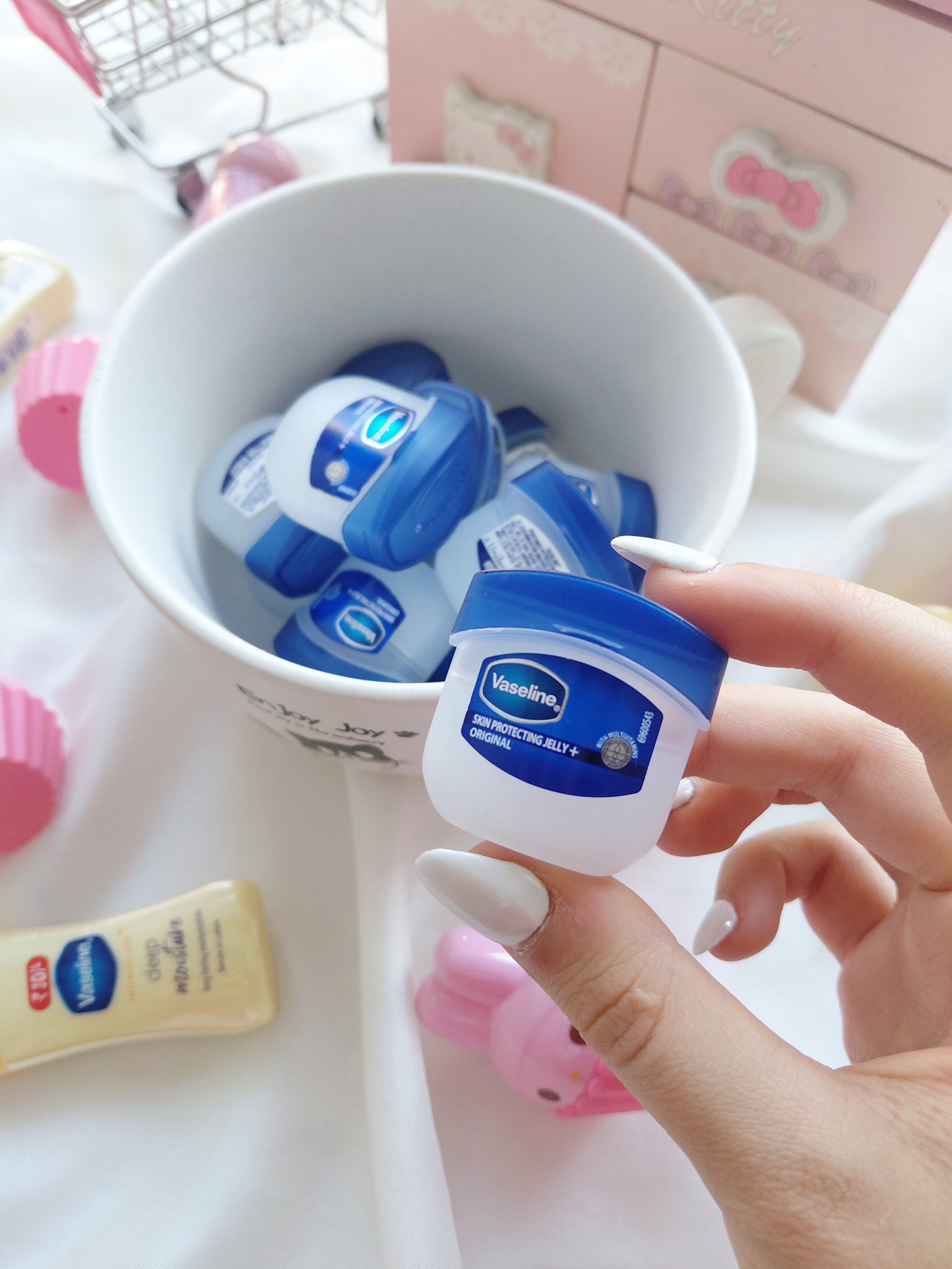 وازلین لب جیبی از برند وازلین (vaseline )